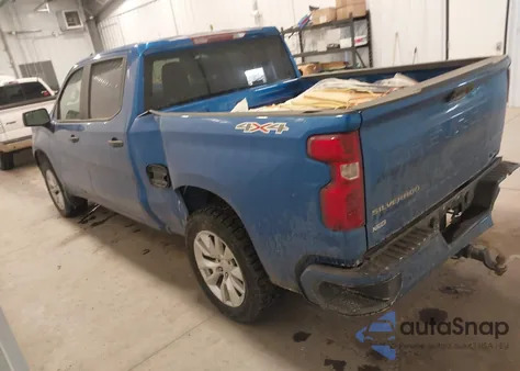 2022 Chevrolet Silverado 1500 4Wd Short Bed Custom z USA, uszkodzony, nr VIN 1GCPDBEK2NZ587409